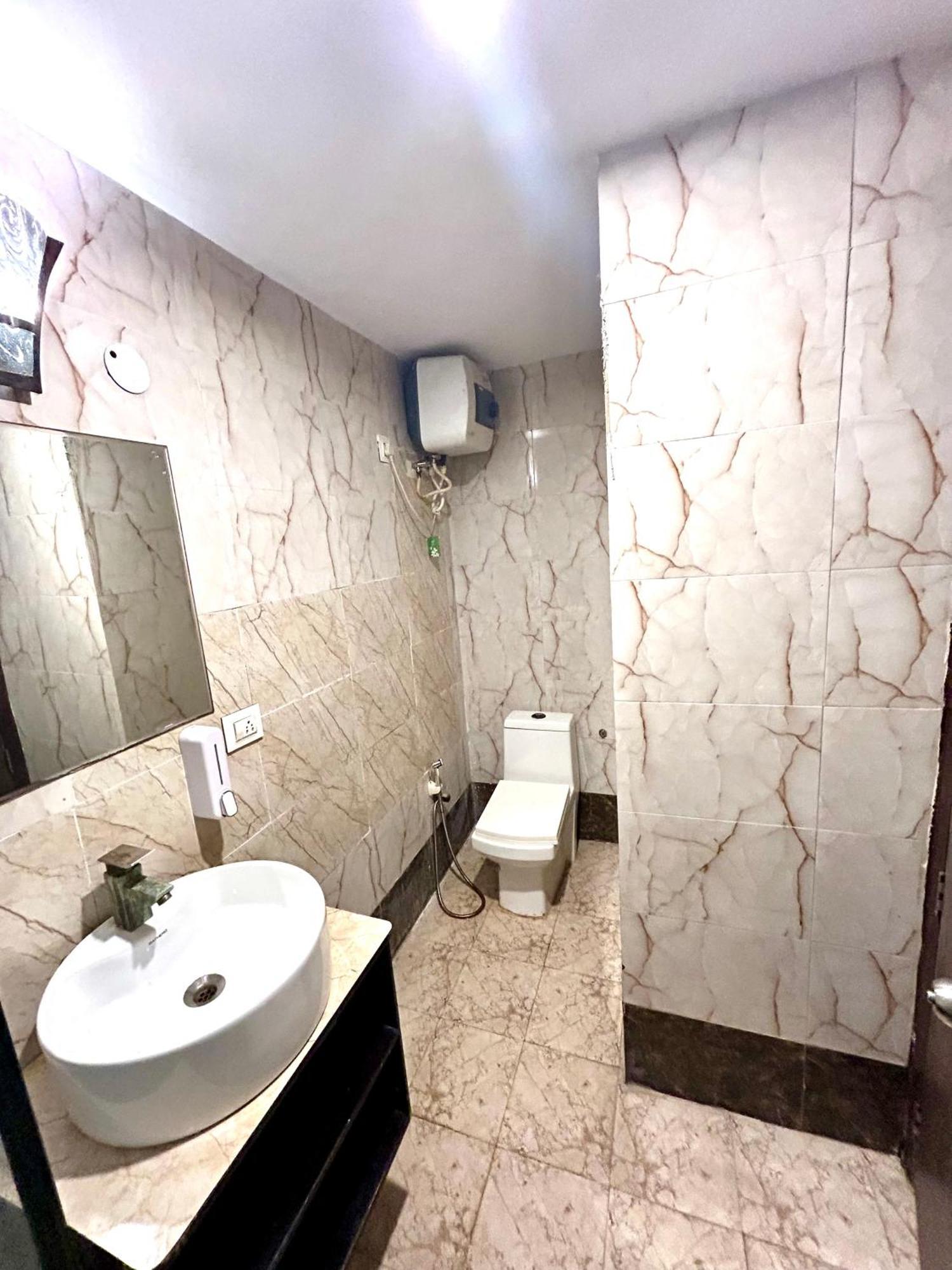 Anandan Citrine Hotel Vrindāvan Екстериор снимка