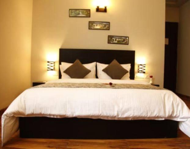 Anandan Citrine Hotel Vrindāvan Екстериор снимка