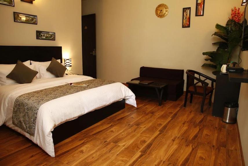 Anandan Citrine Hotel Vrindāvan Екстериор снимка