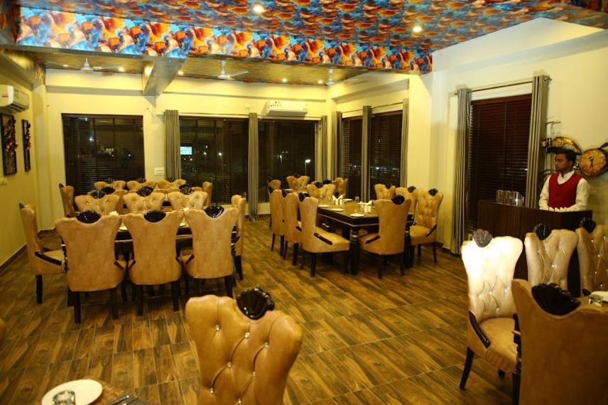 Anandan Citrine Hotel Vrindāvan Екстериор снимка