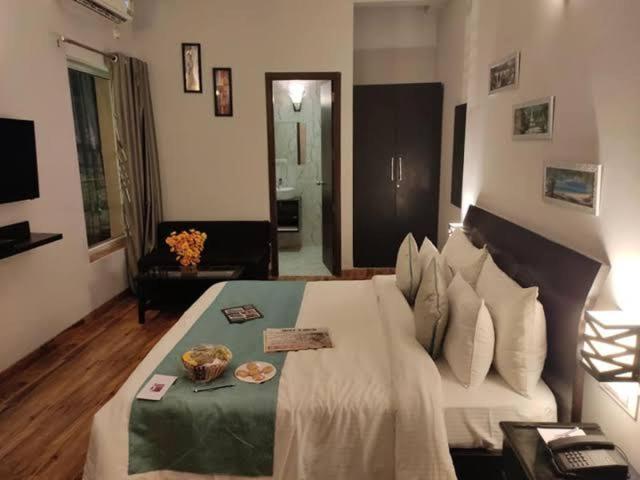 Anandan Citrine Hotel Vrindāvan Екстериор снимка