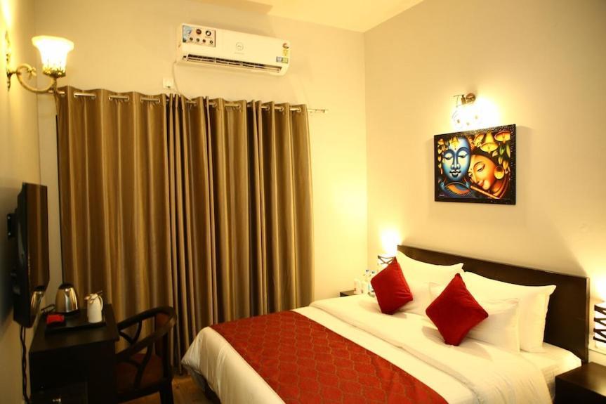 Anandan Citrine Hotel Vrindāvan Екстериор снимка