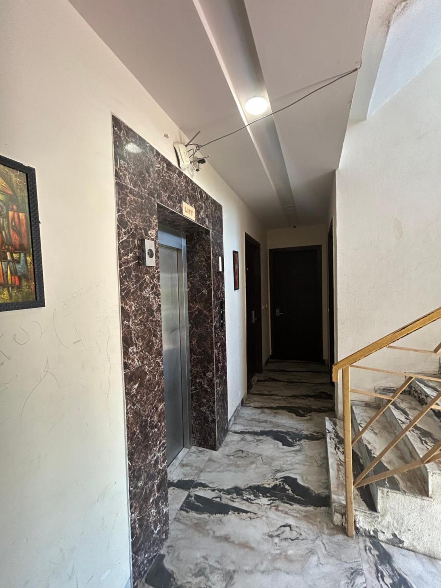 Anandan Citrine Hotel Vrindāvan Екстериор снимка