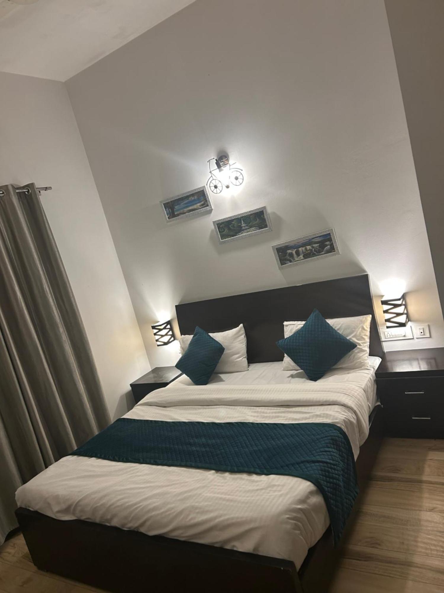 Anandan Citrine Hotel Vrindāvan Екстериор снимка