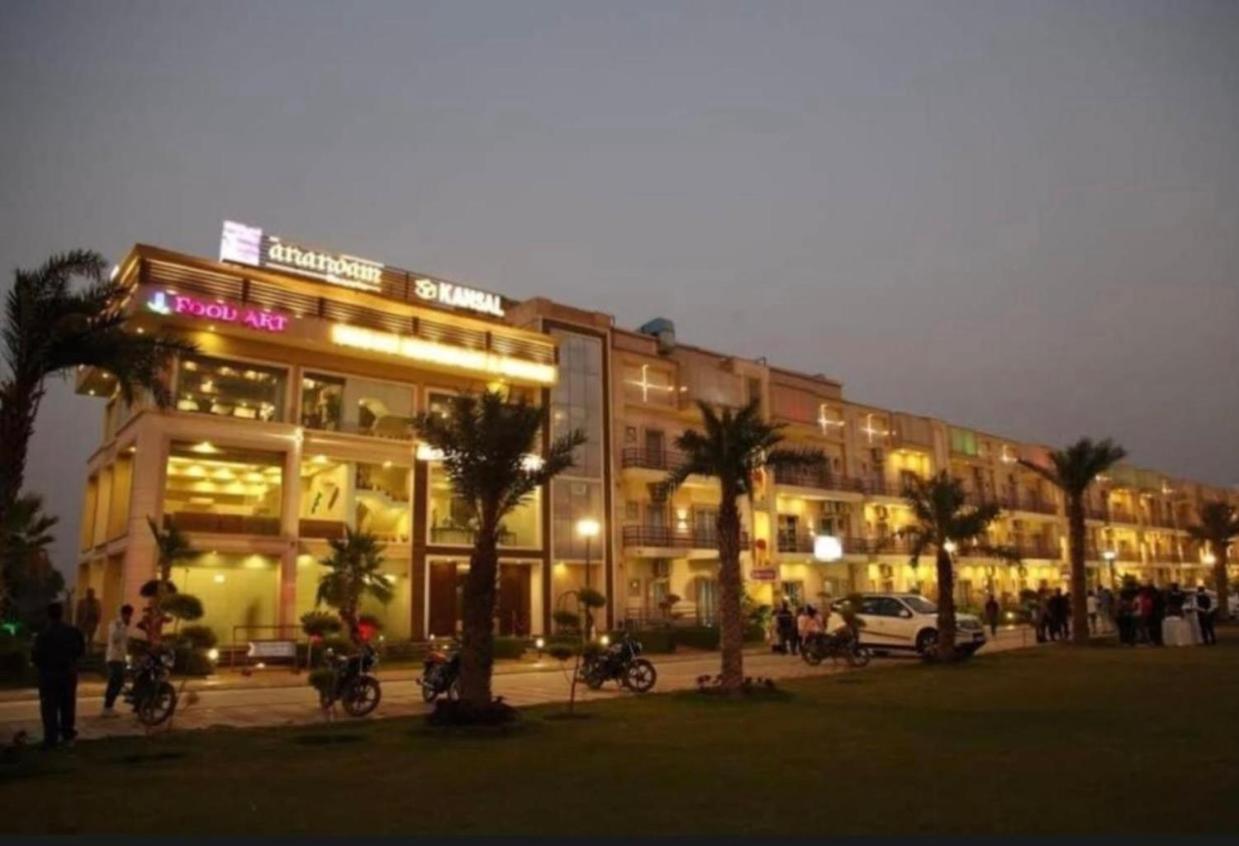 Anandan Citrine Hotel Vrindāvan Екстериор снимка