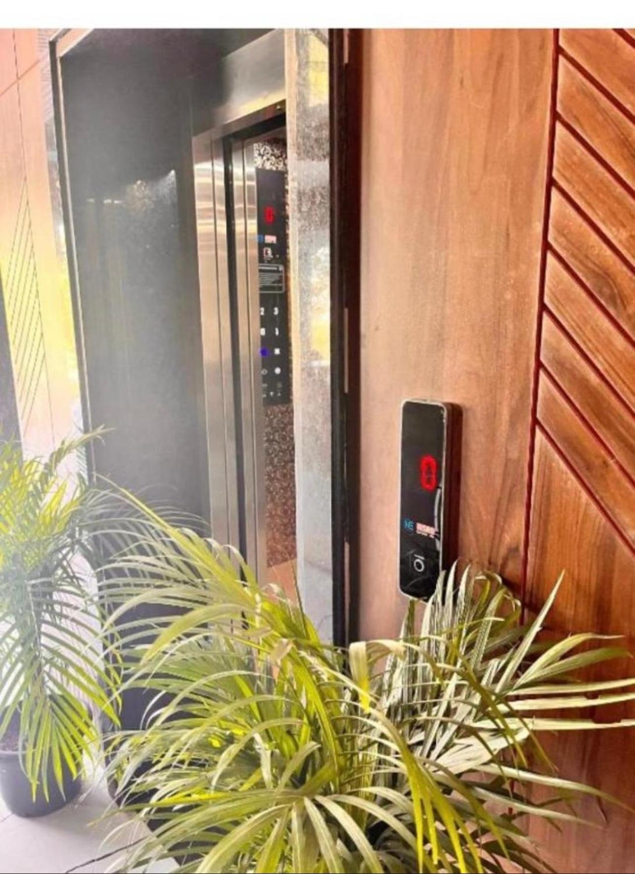 Anandan Citrine Hotel Vrindāvan Екстериор снимка